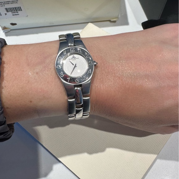 Baume Mercier Watch Linea Women's 22mm Stainless Steel Swiss Mint Box & Papers - Picture 7 of 7